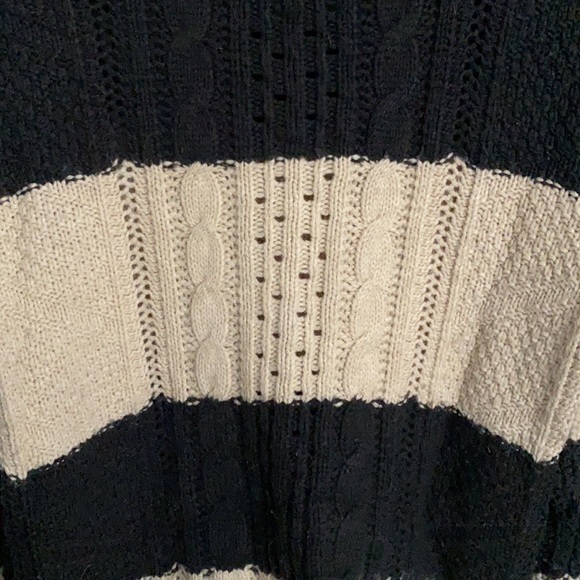 Gap Striped Sweater. Size large - Picture 5 of 5